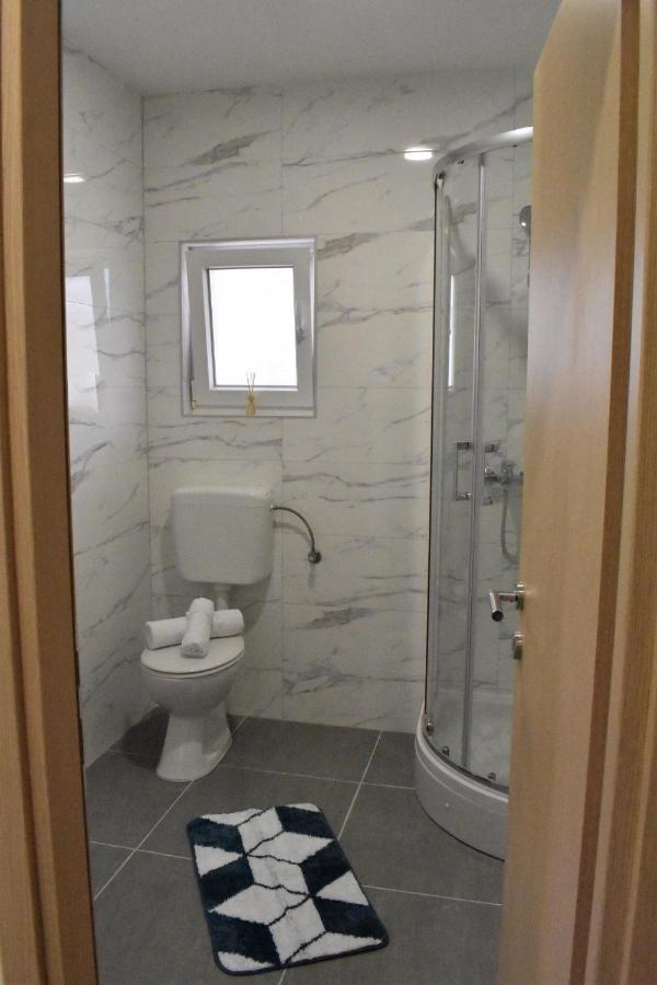 Apartmani Skorpion Kaštela Exteriör bild