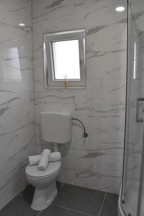 Apartmani Skorpion Kaštela Exteriör bild