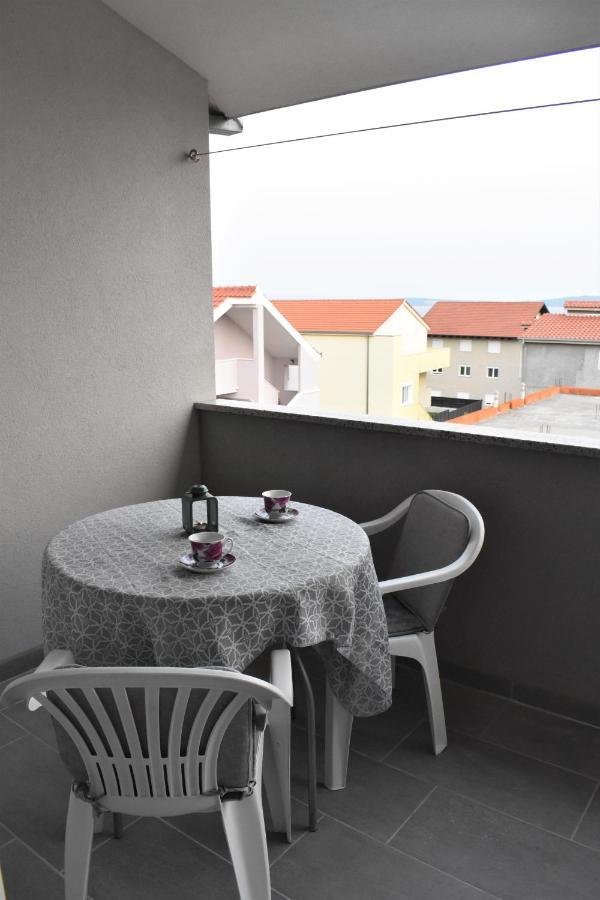 Apartmani Skorpion Kaštela Exteriör bild