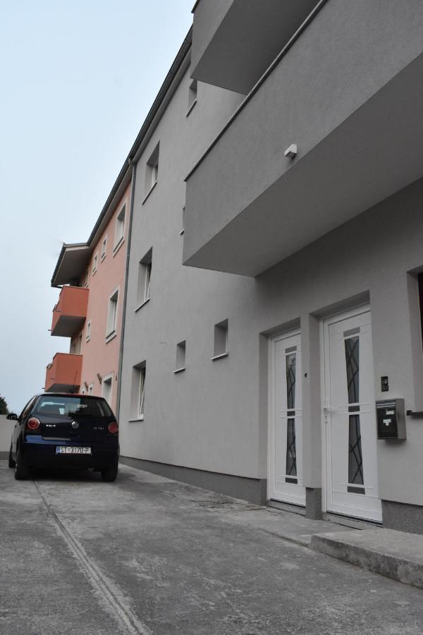 Apartmani Skorpion Kaštela Exteriör bild