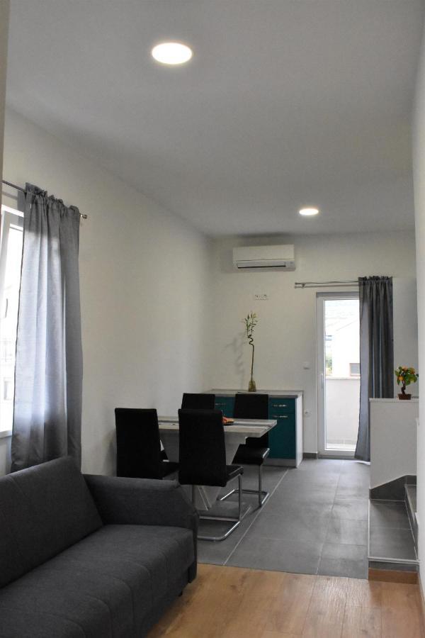 Apartmani Skorpion Kaštela Exteriör bild