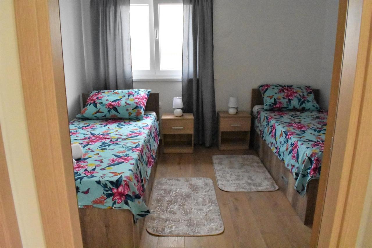 Apartmani Skorpion Kaštela Exteriör bild