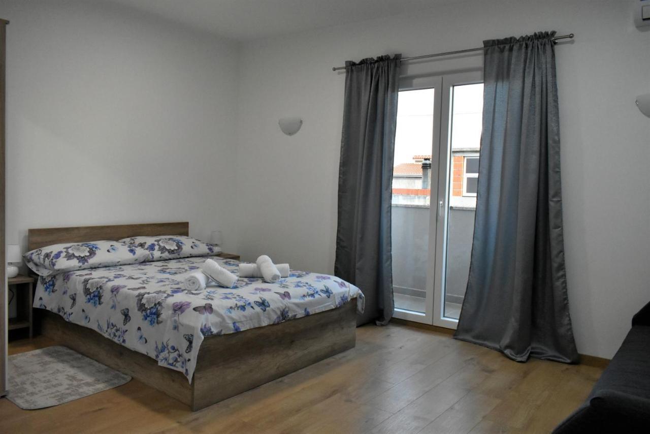 Apartmani Skorpion Kaštela Exteriör bild