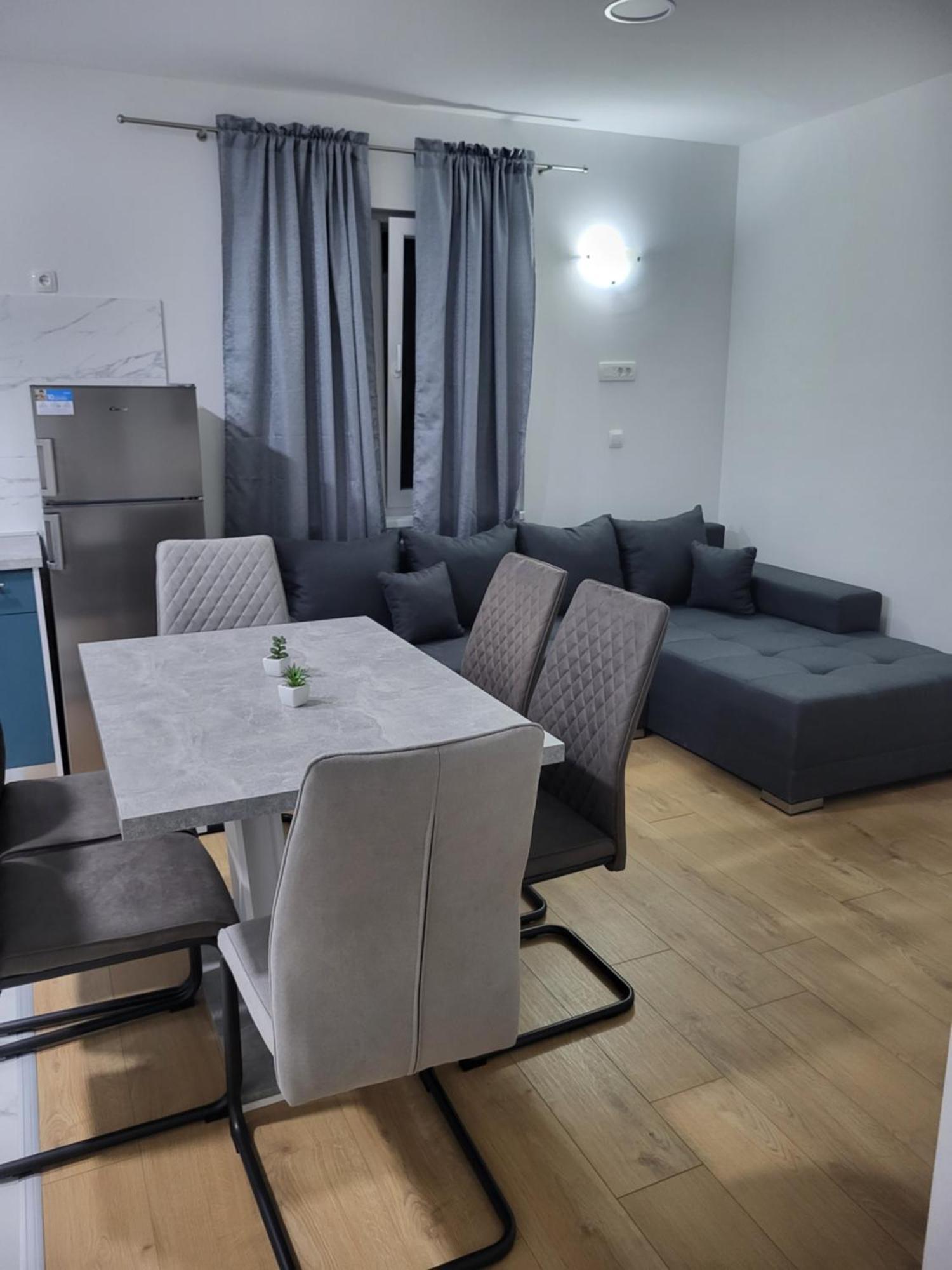 Apartmani Skorpion Kaštela Exteriör bild